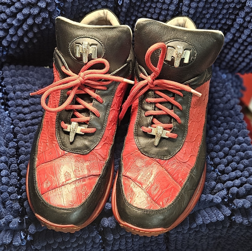 Mauri gator gym shoes sz 11